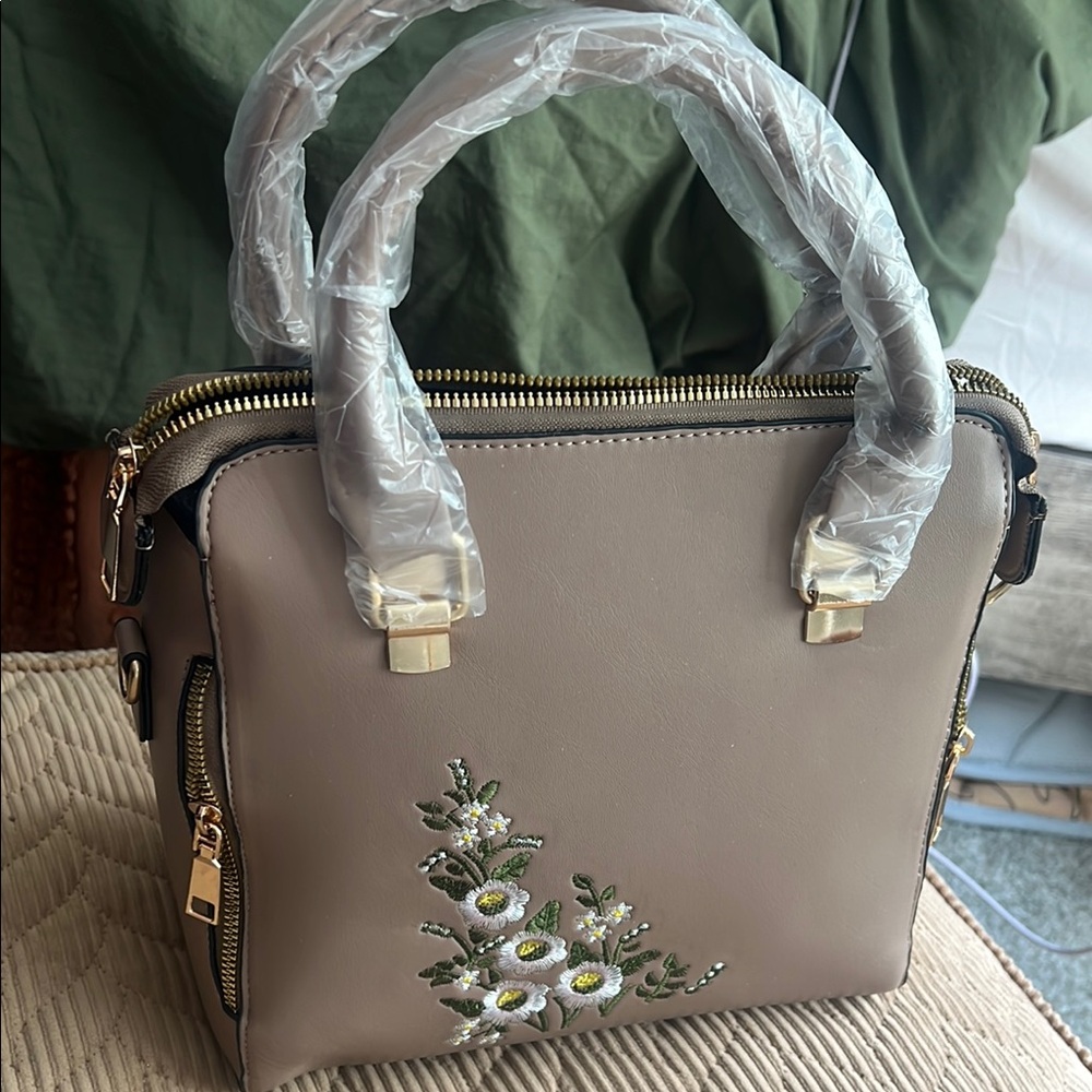 Elegant Floral Embroidered Handbag